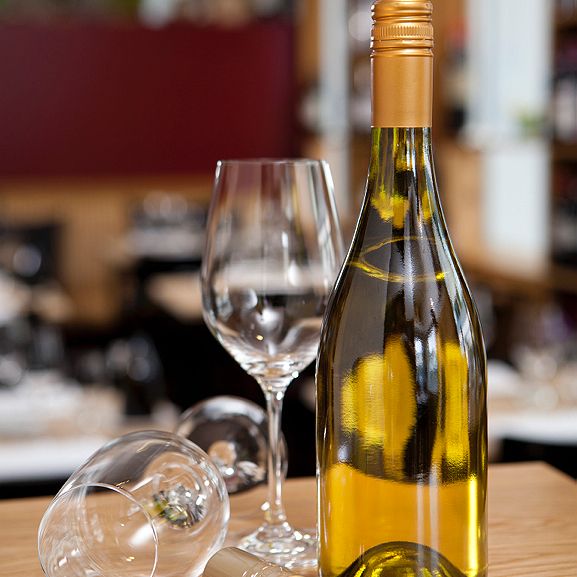 Wine Bottle and Wine Glasses with scre cap