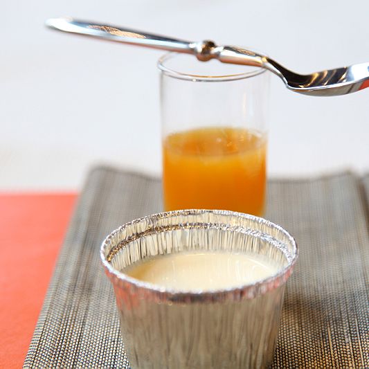 Aluminium bowl with spoon