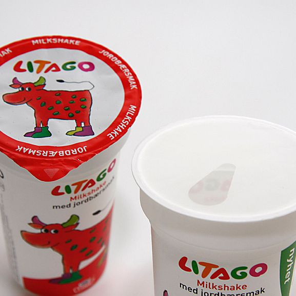 plastic cup with aluminium closure